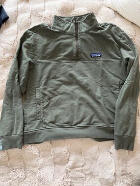 Patagonia Women's Olive Half-Zip Pullover Sweatshirt